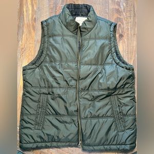Men’s Puffer Vest. Green with fleece lining. XL.